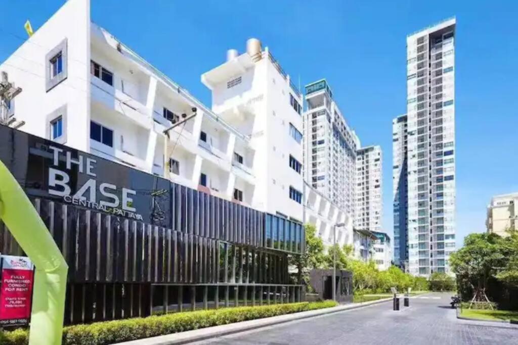 Base Central Pattaya Long Balcony King-Bed With Infinity Pool & Free Netflix! 外观 照片