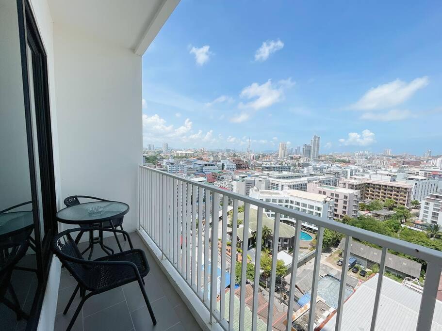 Base Central Pattaya Long Balcony King-Bed With Infinity Pool & Free Netflix! 外观 照片