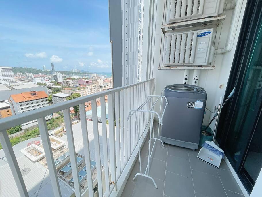 Base Central Pattaya Long Balcony King-Bed With Infinity Pool & Free Netflix! 外观 照片