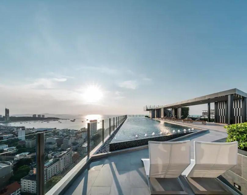 Base Central Pattaya Long Balcony King-Bed With Infinity Pool & Free Netflix! 外观 照片