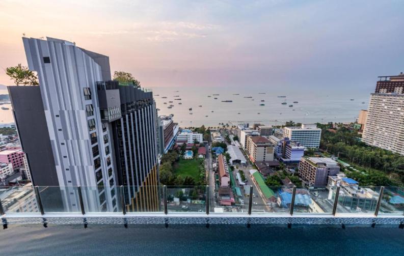 Base Central Pattaya Long Balcony King-Bed With Infinity Pool & Free Netflix! 外观 照片